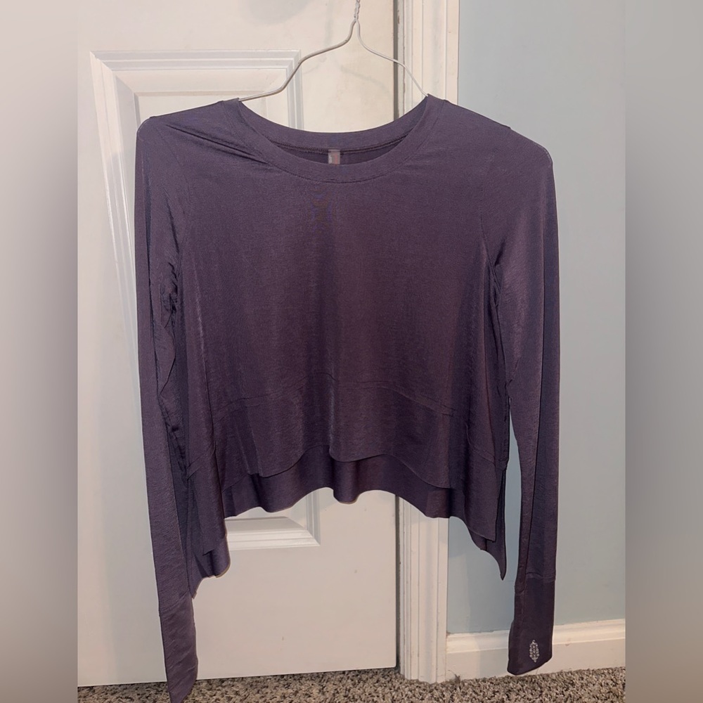 Free people movement long sleeve tempo top!